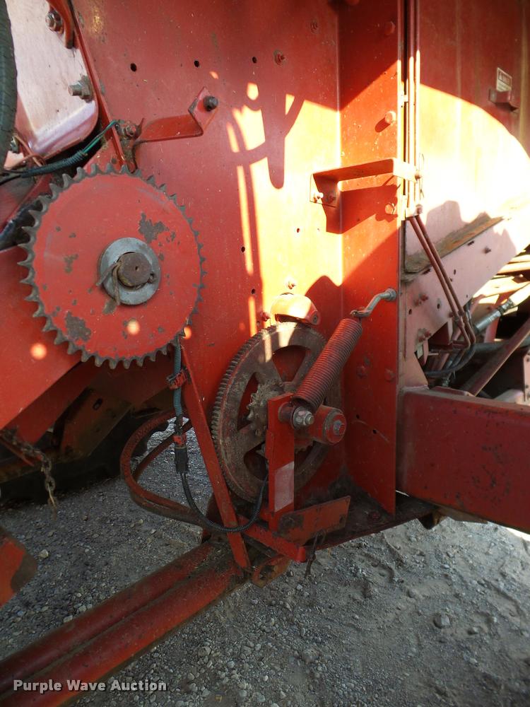 image for item DA6849 1987 Case IH 1680 RWA combine