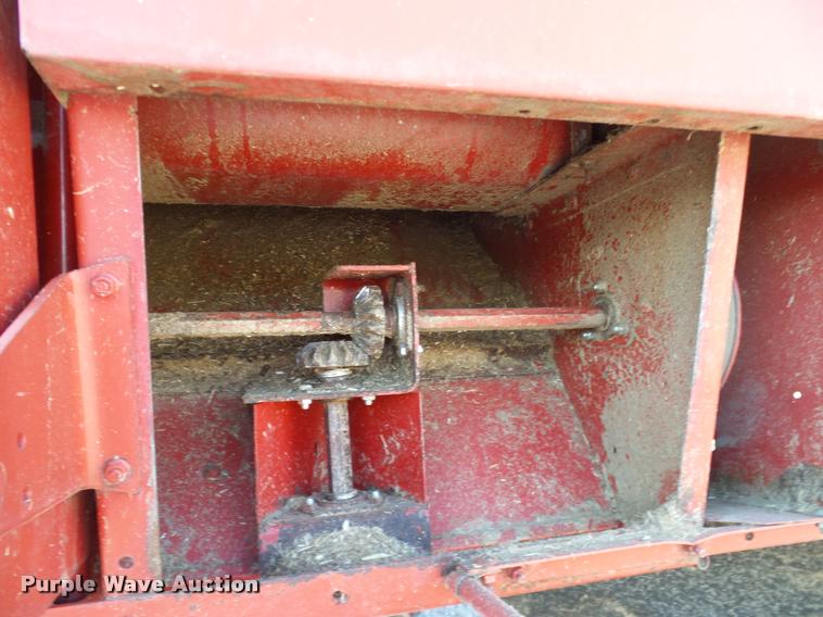 image for item DA6849 1987 Case IH 1680 RWA combine