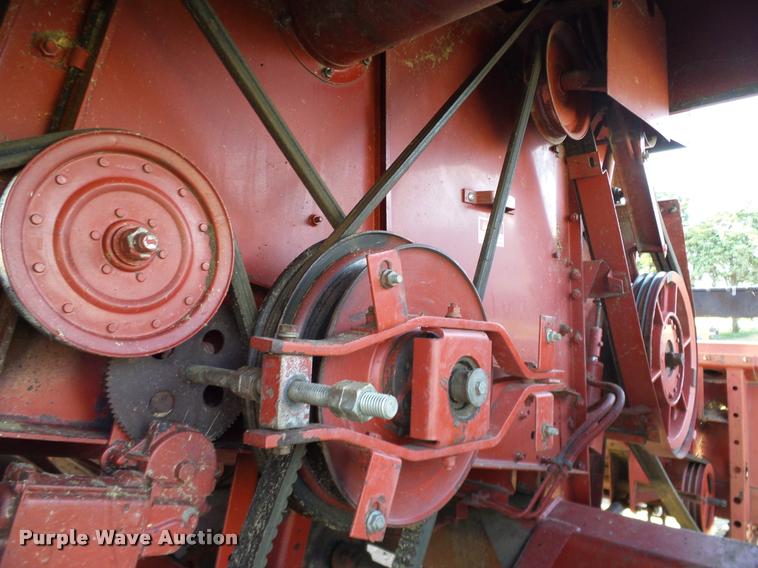 image for item DA6849 1987 Case IH 1680 RWA combine