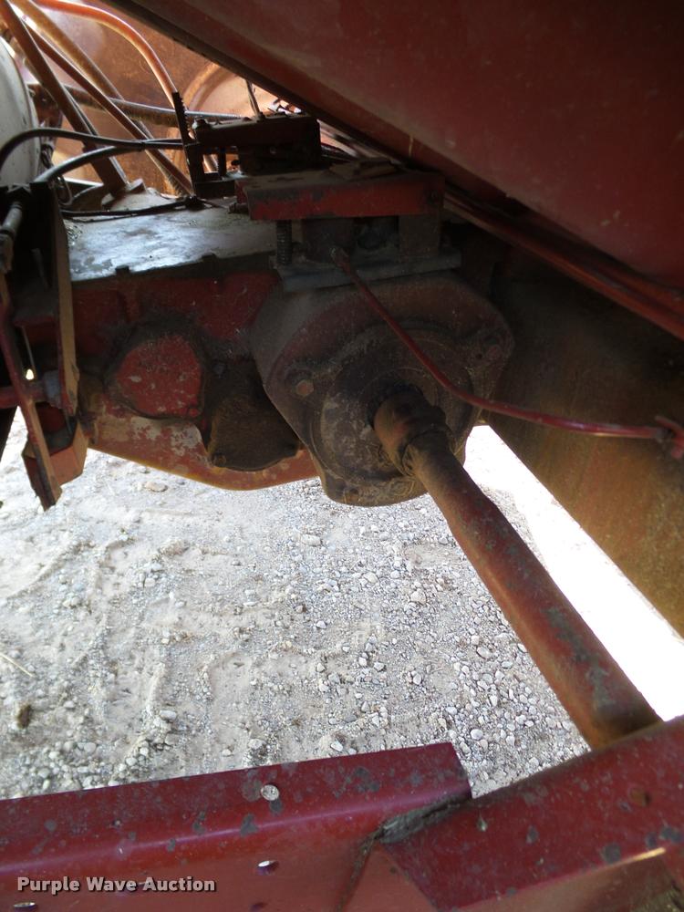 image for item DA6849 1987 Case IH 1680 RWA combine