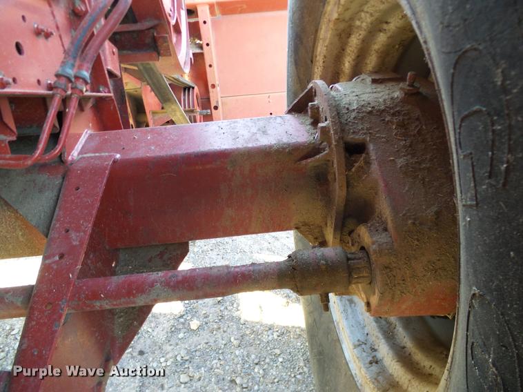 image for item DA6849 1987 Case IH 1680 RWA combine