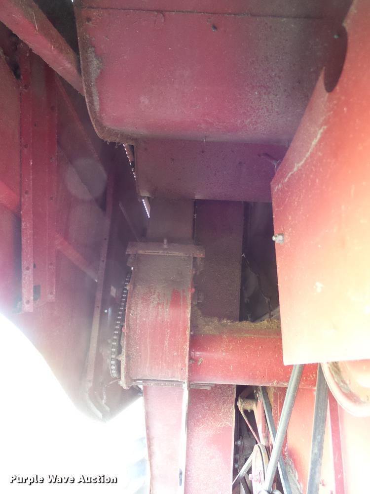 image for item DA6849 1987 Case IH 1680 RWA combine