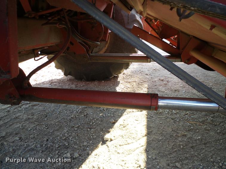 image for item DA6849 1987 Case IH 1680 RWA combine