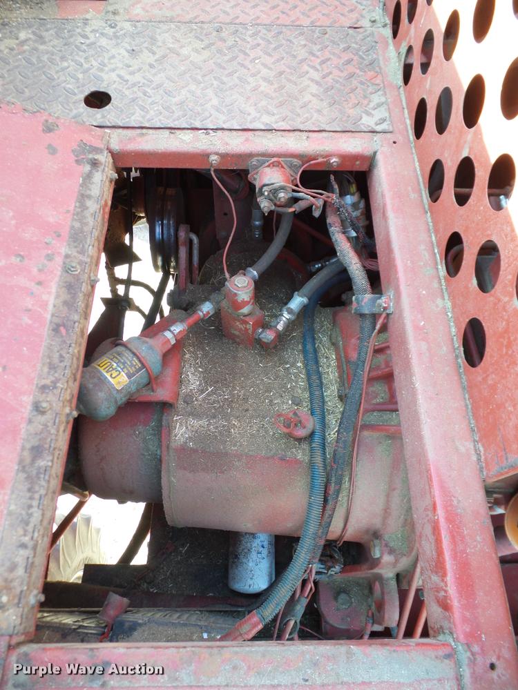 image for item DA6849 1987 Case IH 1680 RWA combine