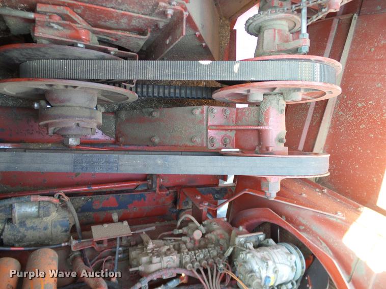 image for item DA6849 1987 Case IH 1680 RWA combine