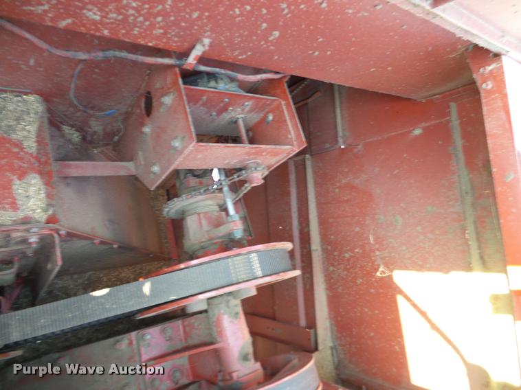 image for item DA6849 1987 Case IH 1680 RWA combine