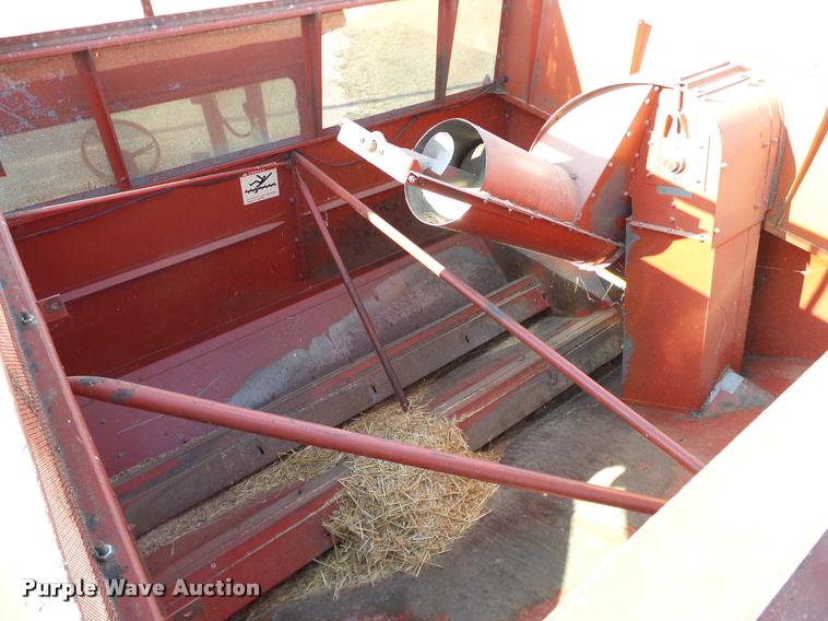 image for item DA6849 1987 Case IH 1680 RWA combine