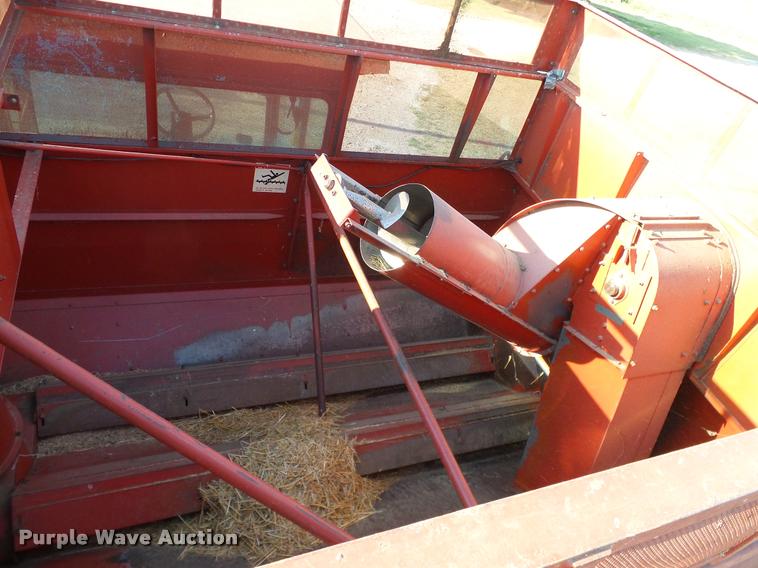 image for item DA6849 1987 Case IH 1680 RWA combine