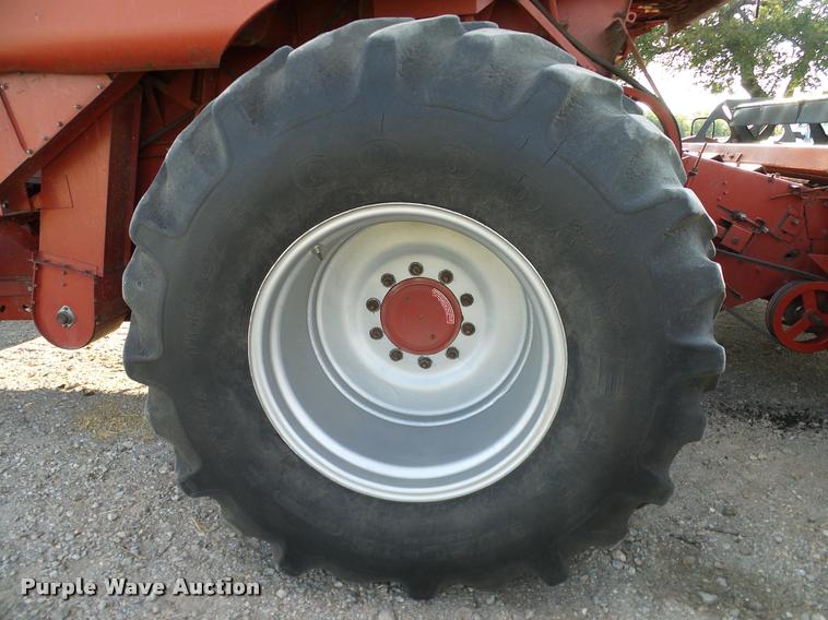 image for item DA6849 1987 Case IH 1680 RWA combine