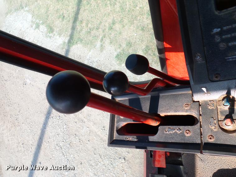 image for item DA6850 1980 International 1480 combine