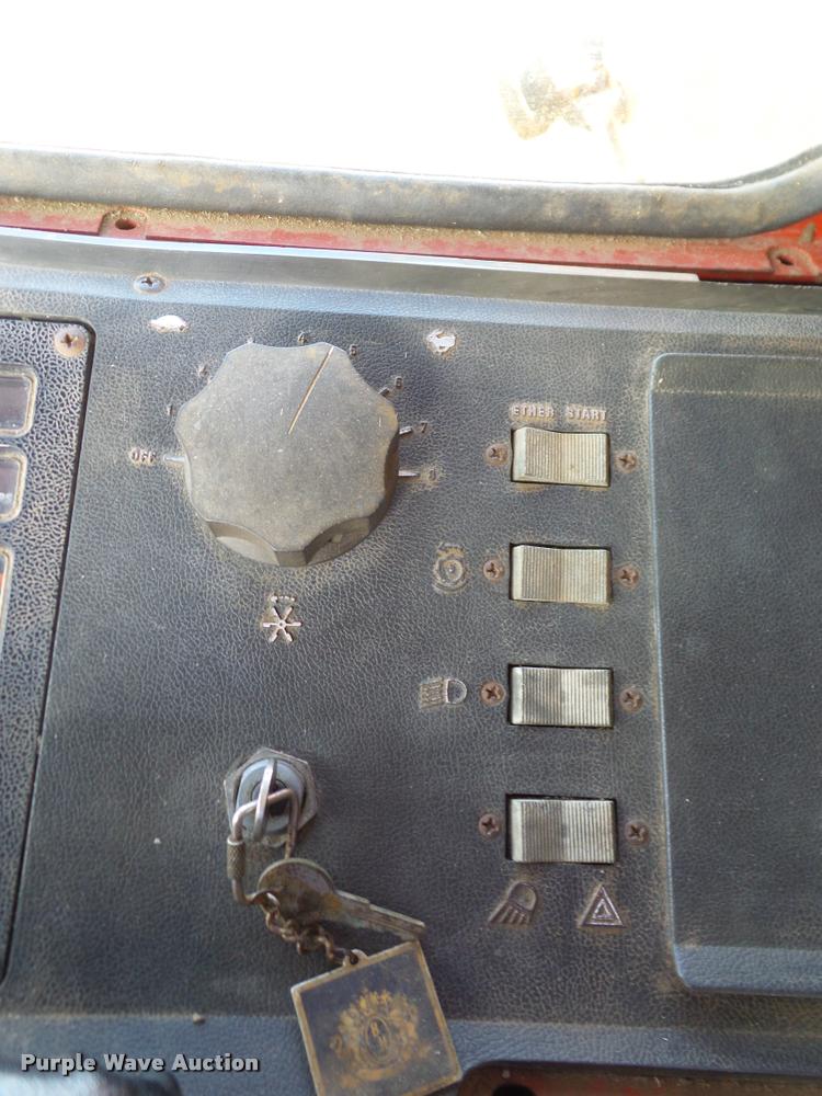 image for item DA6850 1980 International 1480 combine