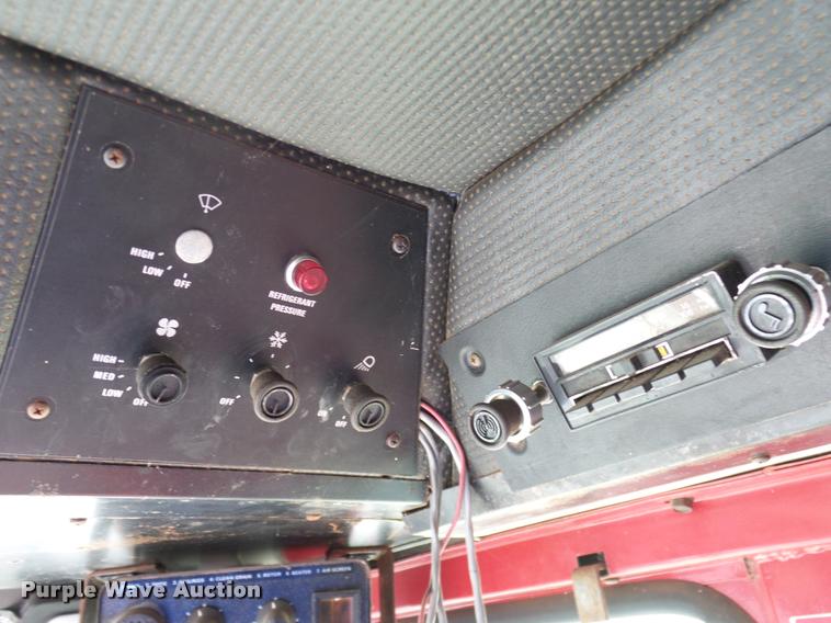 image for item DA6850 1980 International 1480 combine