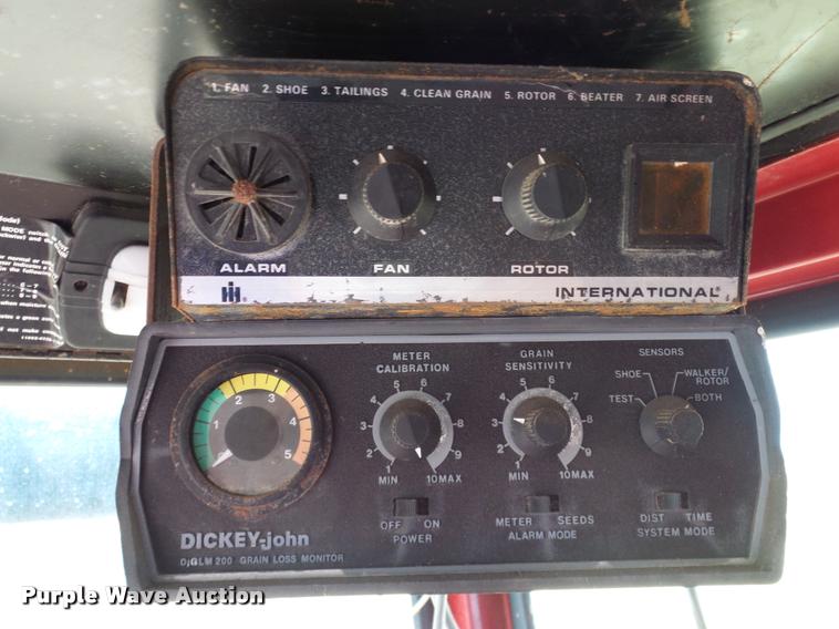 image for item DA6850 1980 International 1480 combine