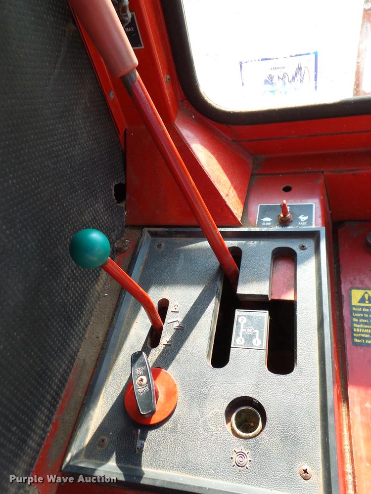 image for item DA6850 1980 International 1480 combine