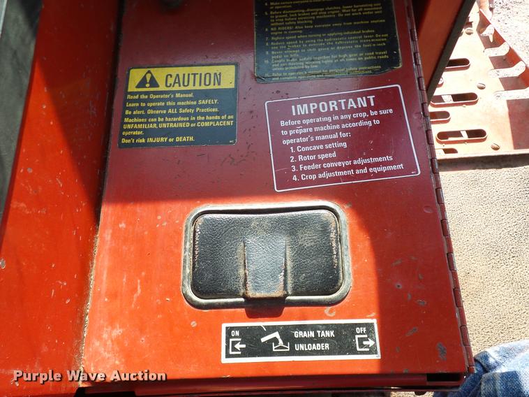image for item DA6850 1980 International 1480 combine
