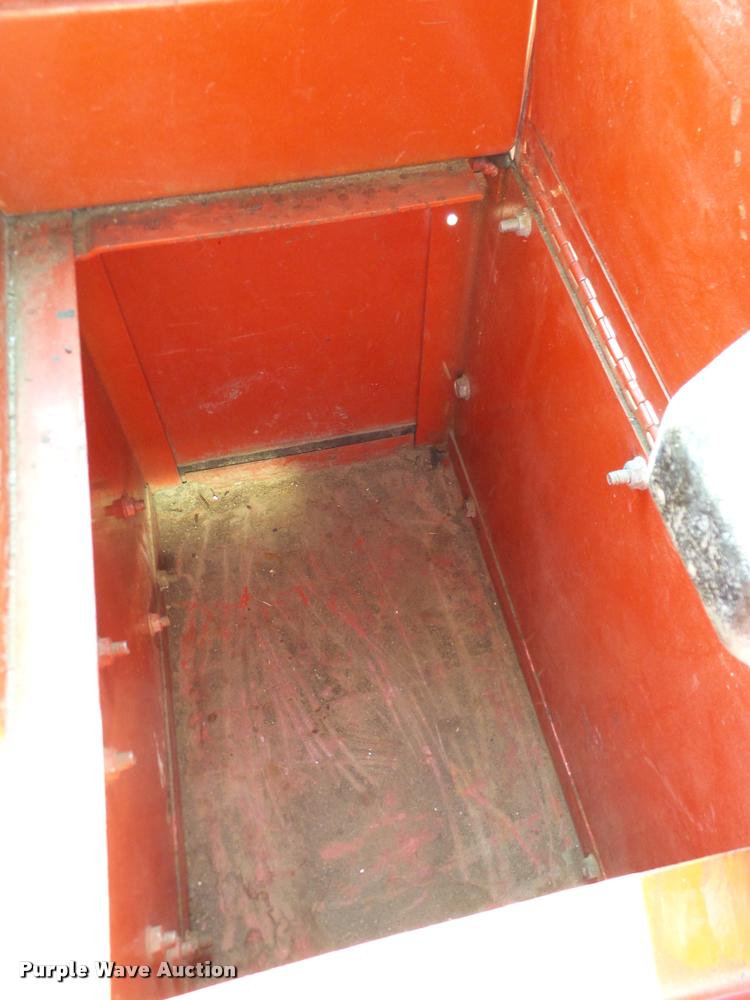 image for item DA6850 1980 International 1480 combine