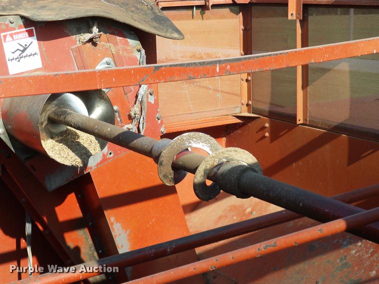 image for item DA6850 1980 International 1480 combine