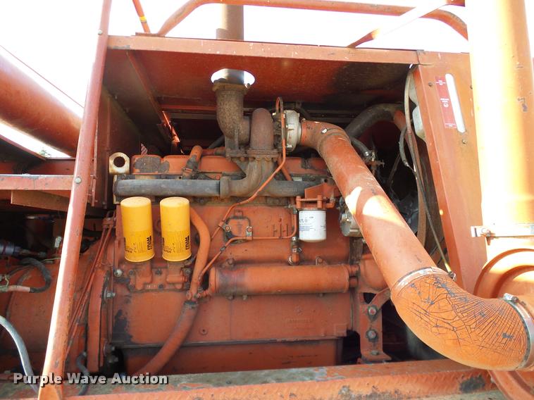 image for item DA6850 1980 International 1480 combine