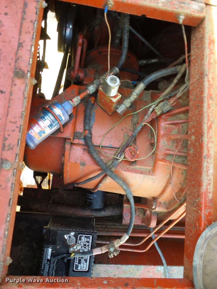 image for item DA6850 1980 International 1480 combine