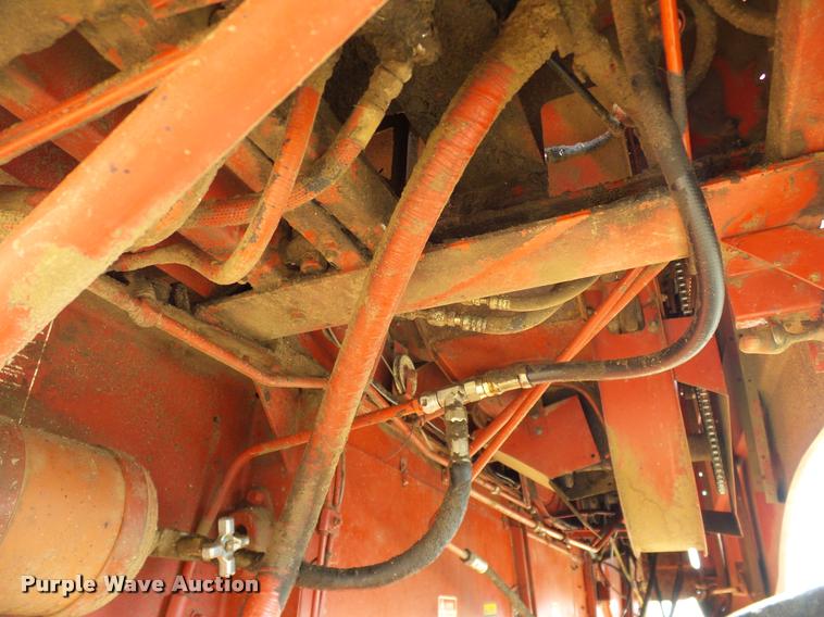 image for item DA6850 1980 International 1480 combine