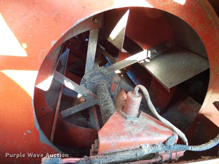 image for item DA6850 1980 International 1480 combine