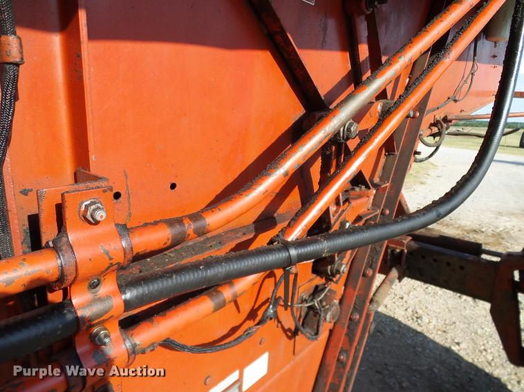image for item DA6850 1980 International 1480 combine