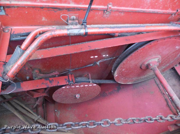 image for item DA6850 1980 International 1480 combine