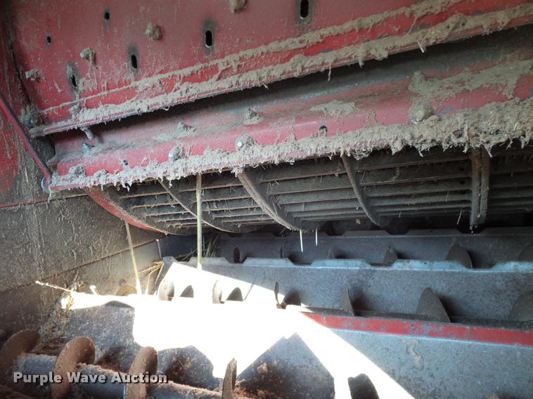 image for item DA6850 1980 International 1480 combine