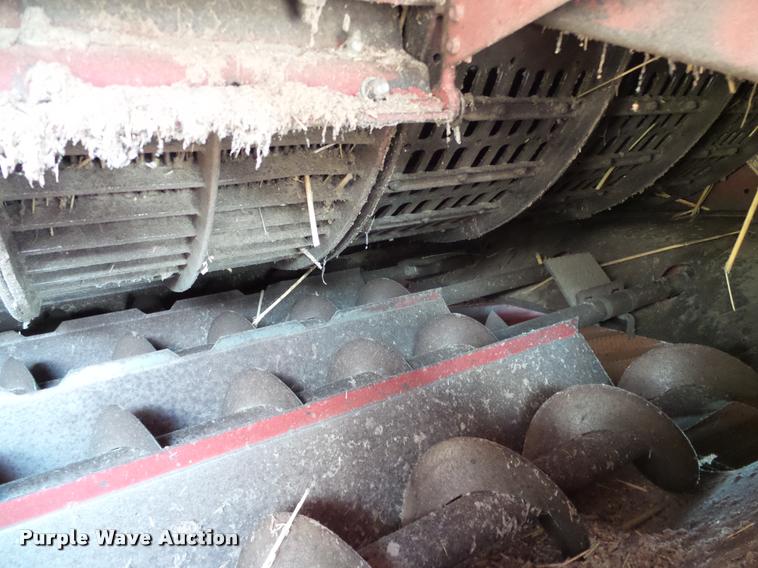 image for item DA6850 1980 International 1480 combine