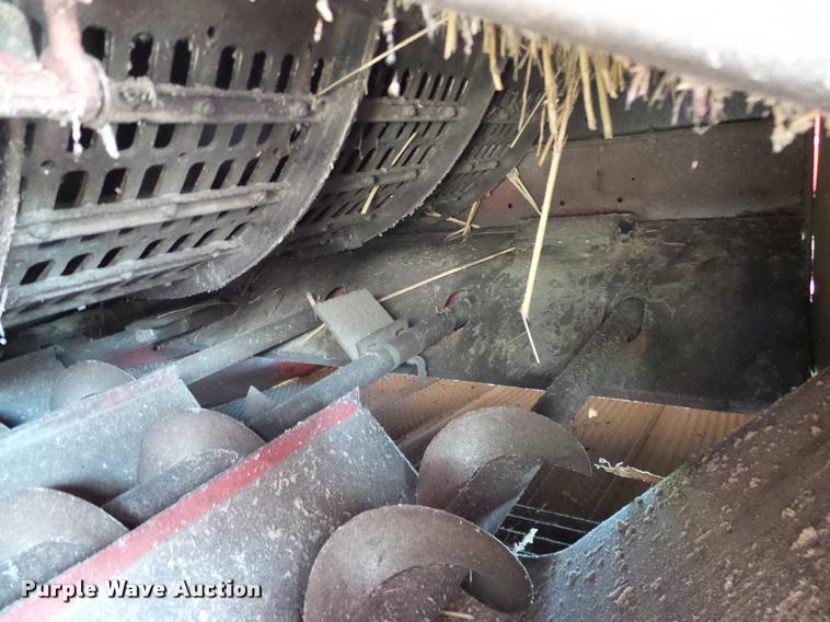 image for item DA6850 1980 International 1480 combine