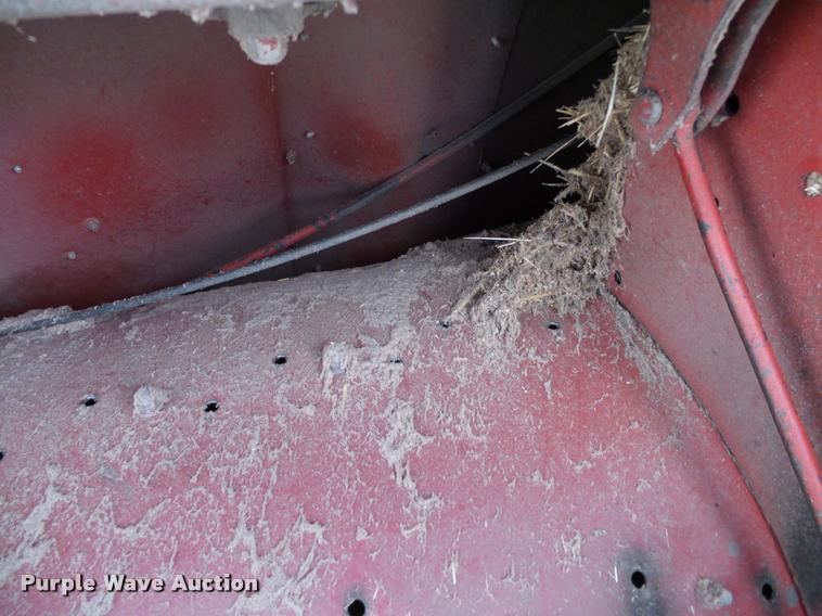 image for item DA6850 1980 International 1480 combine