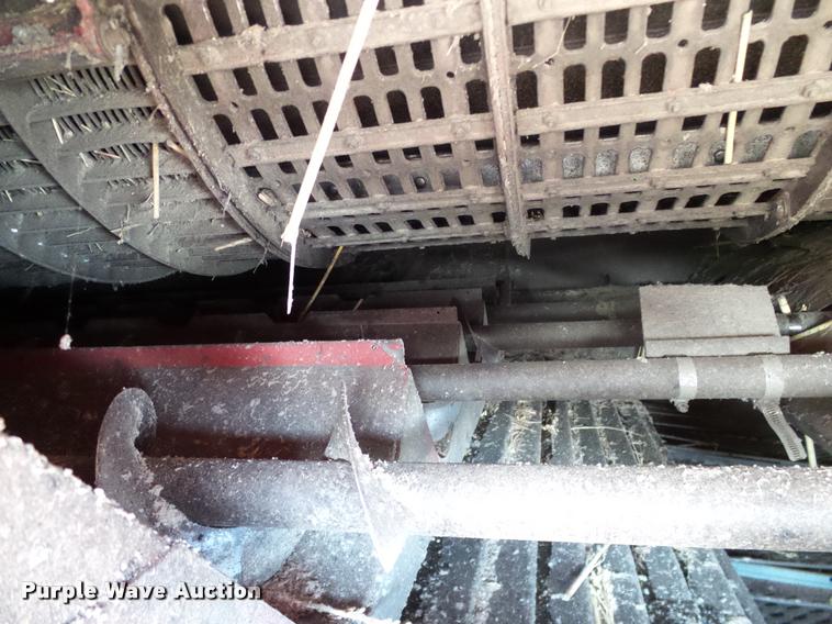 image for item DA6850 1980 International 1480 combine
