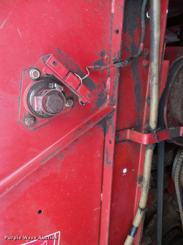 image for item DA6850 1980 International 1480 combine