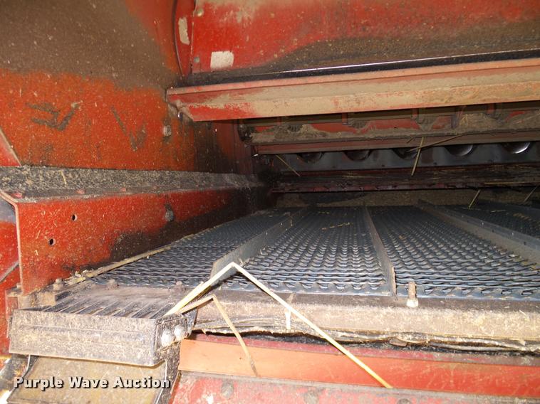 image for item DA6850 1980 International 1480 combine