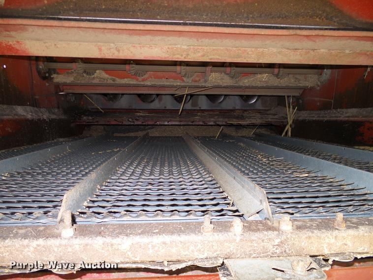 image for item DA6850 1980 International 1480 combine