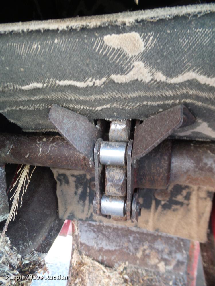 image for item DA6850 1980 International 1480 combine