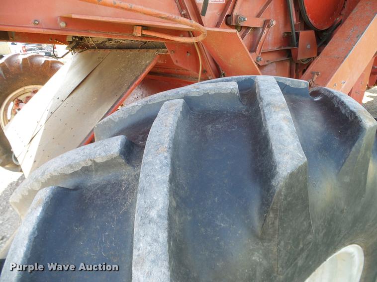 image for item DA6850 1980 International 1480 combine