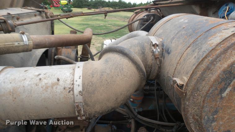 image for item DA7769 1978 International F2554 manure spreader truck