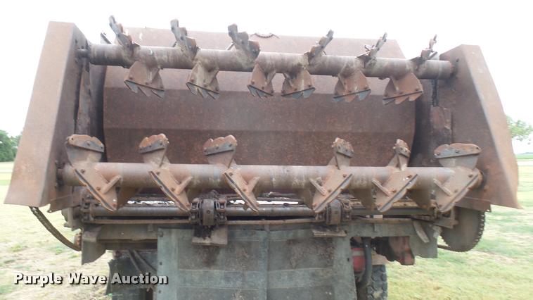 image for item DA7769 1978 International F2554 manure spreader truck