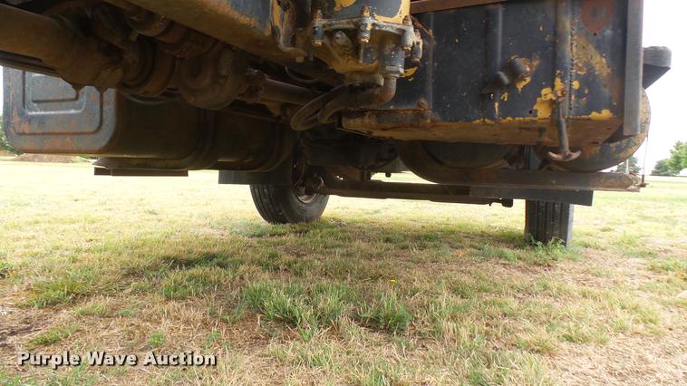 image for item DA7769 1978 International F2554 manure spreader truck