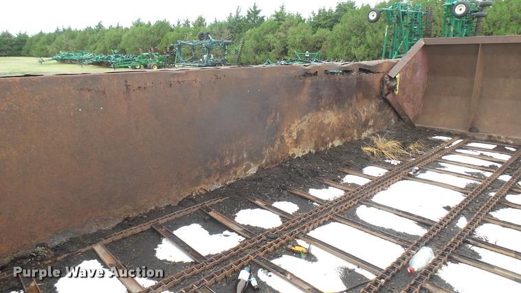 image for item DA7769 1978 International F2554 manure spreader truck