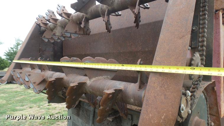 image for item DA7769 1978 International F2554 manure spreader truck