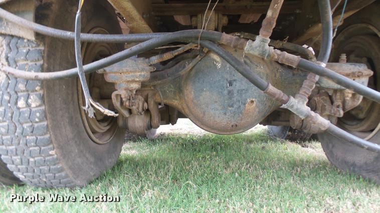 image for item DA7769 1978 International F2554 manure spreader truck