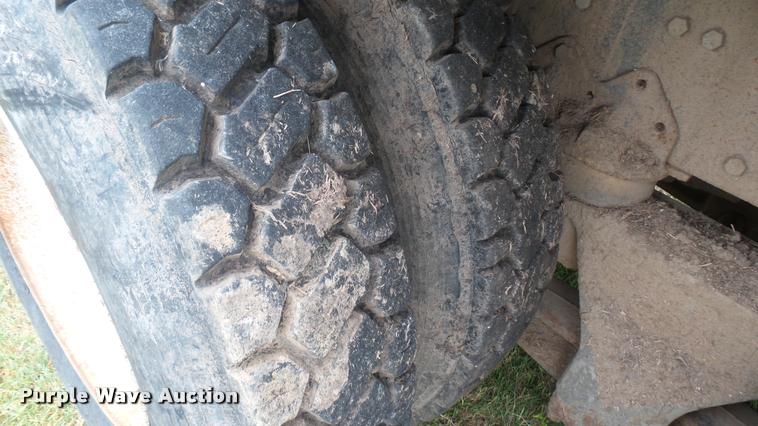 image for item DA7769 1978 International F2554 manure spreader truck