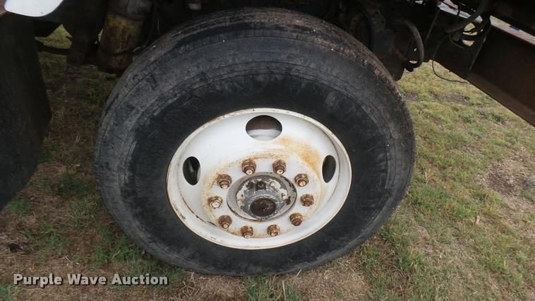 image for item DA7769 1978 International F2554 manure spreader truck