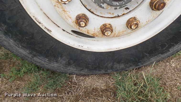 image for item DA7769 1978 International F2554 manure spreader truck