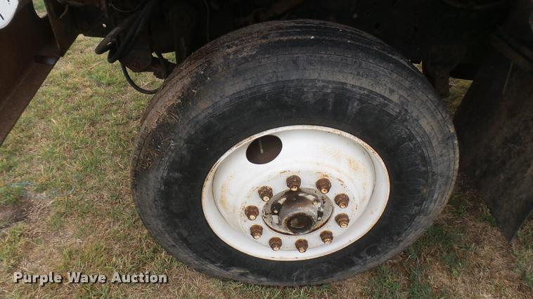 image for item DA7769 1978 International F2554 manure spreader truck