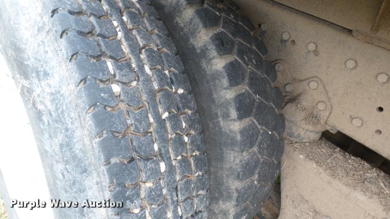 image for item DA7769 1978 International F2554 manure spreader truck