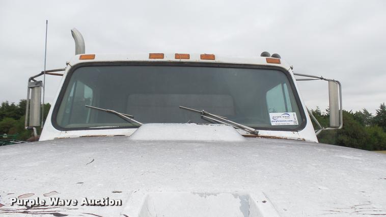 image for item DA7769 1978 International F2554 manure spreader truck