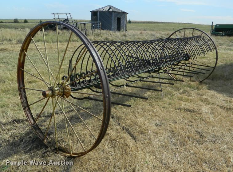 image for item DB1093 John Deere buck rake